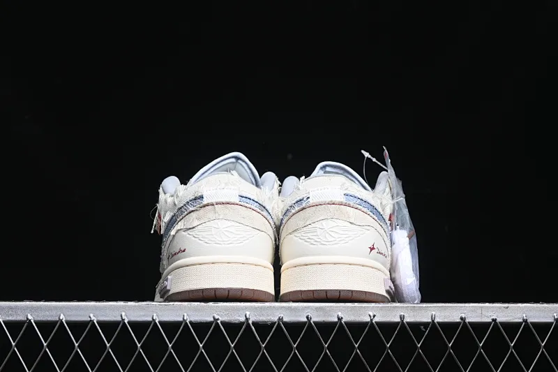 All Categories Air Jordan Jordan Series Basketball Shoes Air Jordan 1 Low Air Jordan 1 Low AJ1 Joe 1 Panda Prank Lead the Dream Lian Lizhi Mi Blue Retro Basketball Shoes FZ5046-041